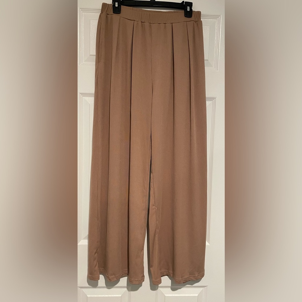 CIDER PETITE SOLID ELASTIC WAIST WIDE LEG PANTS - Picture 2 of 14